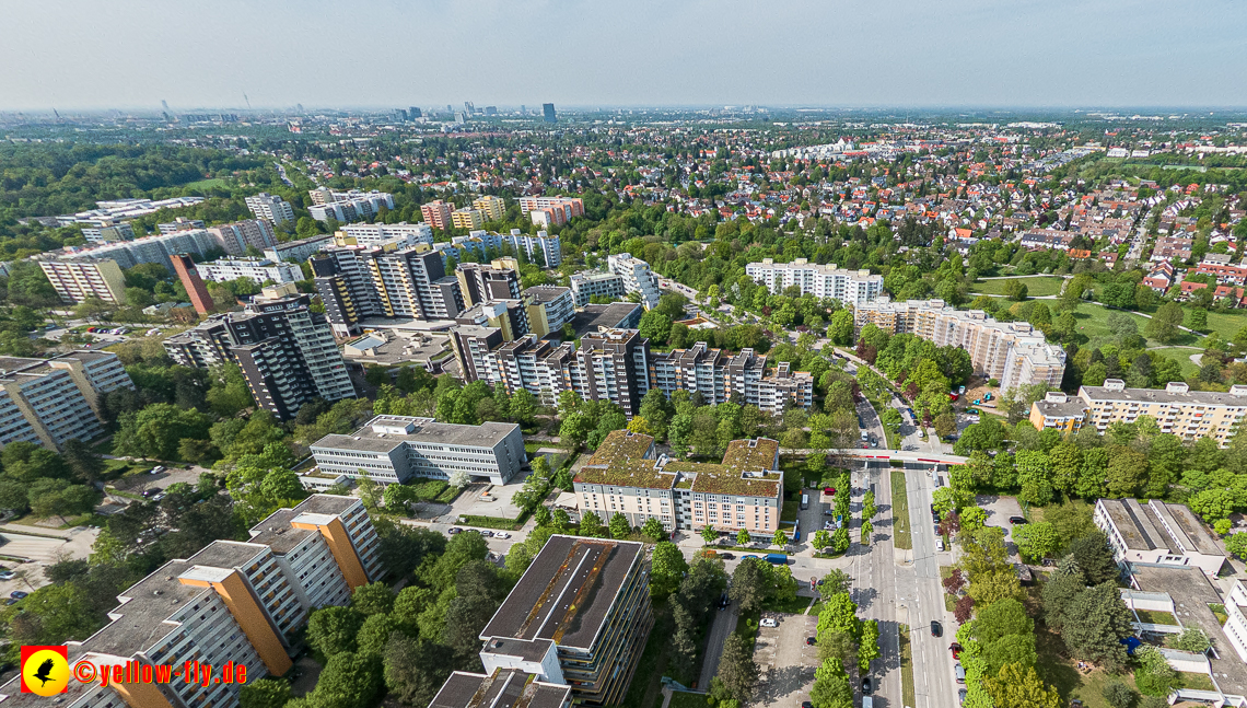 09.05.2023 - Marx-zentrum mit Karl-Marx-Ring 52-62 und 53-57 in Neuperlach
